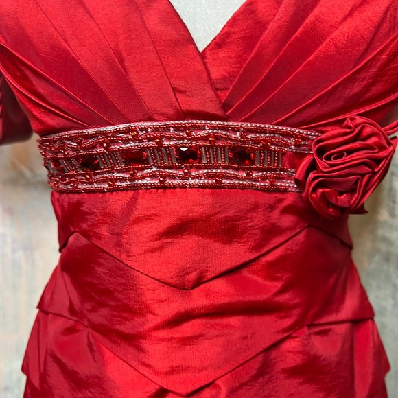 📌Rich's Apperel Lady in Red Eye-Catching Prom - Formal - Ball Gown - Picture 4 of 16